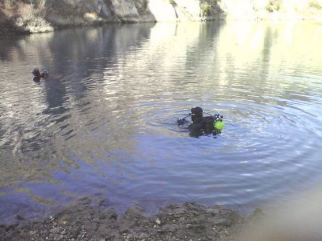  Sub water in the lake 